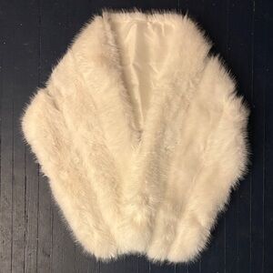 Ivory fox fur stole/shawl